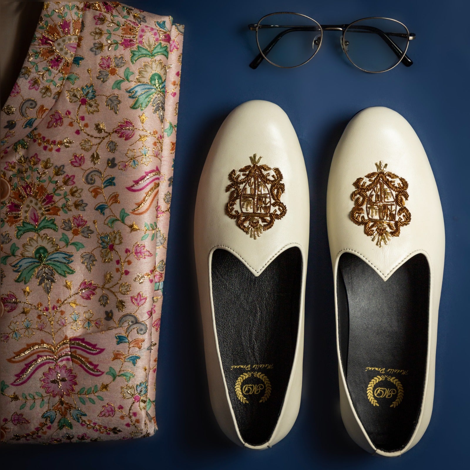 Royal Crest©️ Leather Juttis (Ivory White)(Patent Copyright Artwork)