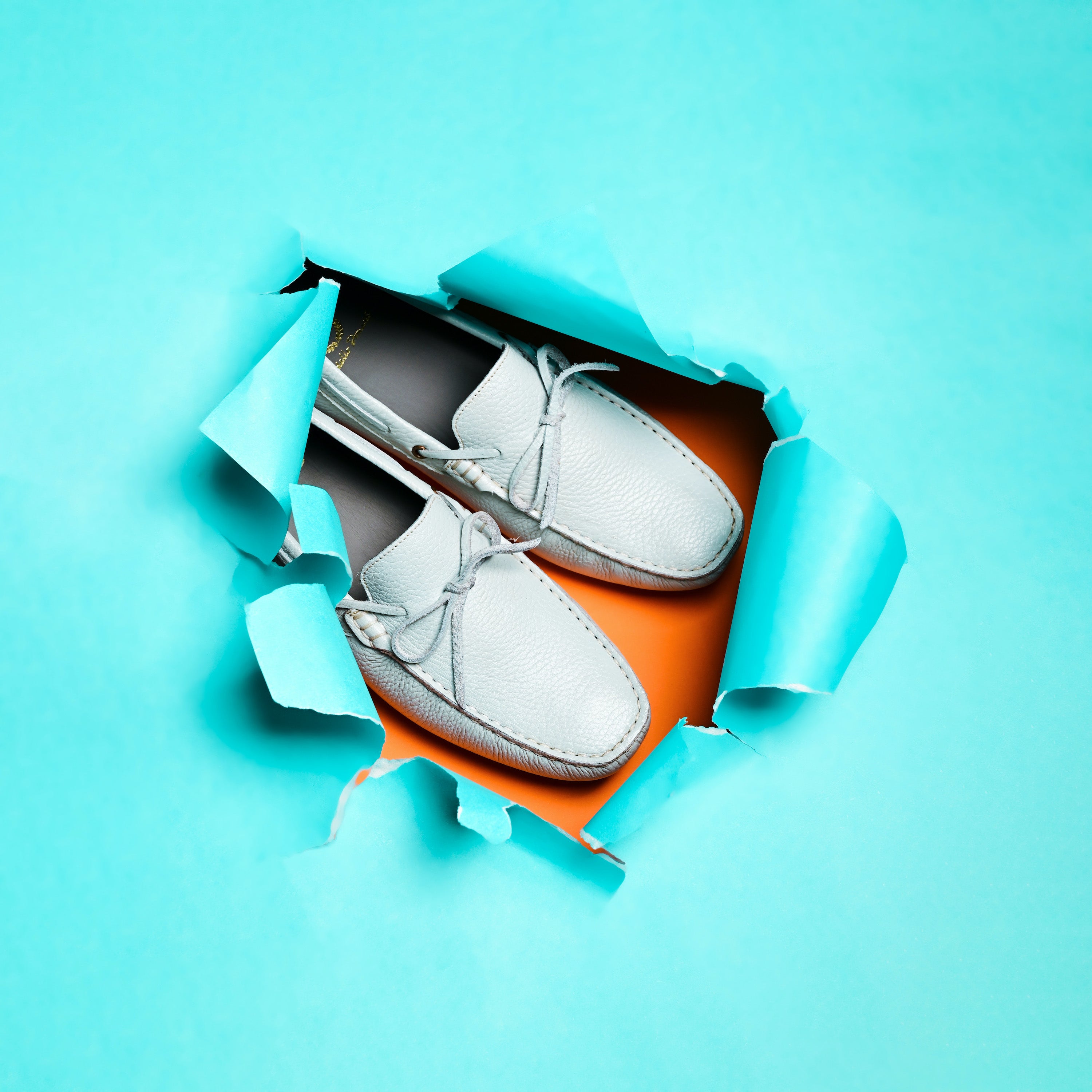Gommino Leather Bow Loafers (English Blue)