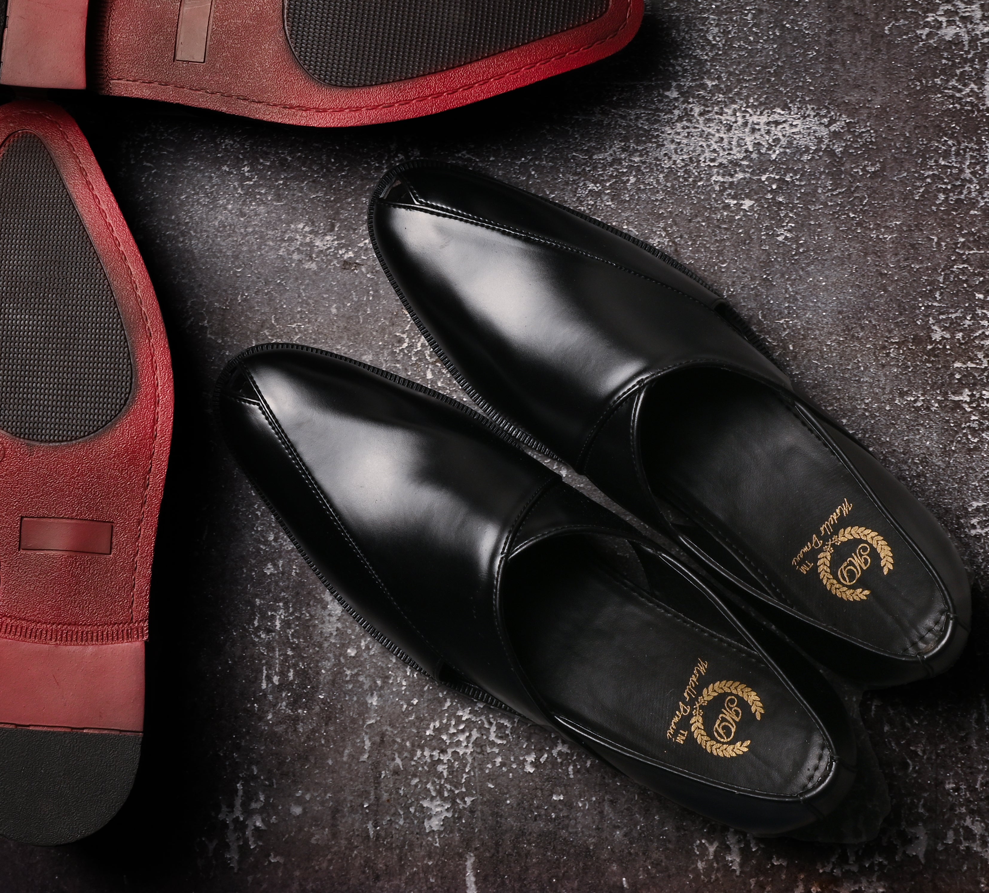Classic Peshawari Slipons (Black)