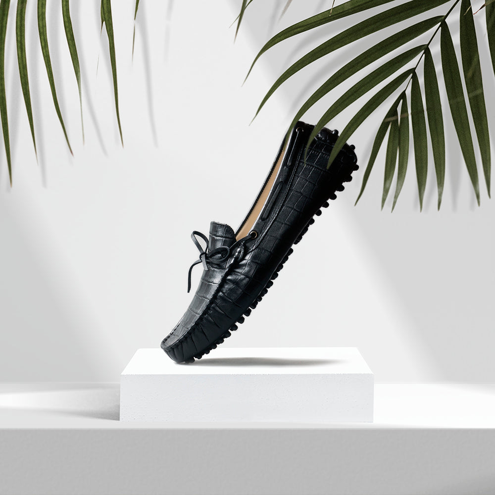 Gommino Textured Leather Bow Loafers (Black)