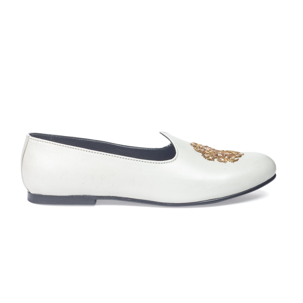 Royal Crest©️ Leather Juttis (Ivory White)(Patent Copyright Artwork)
