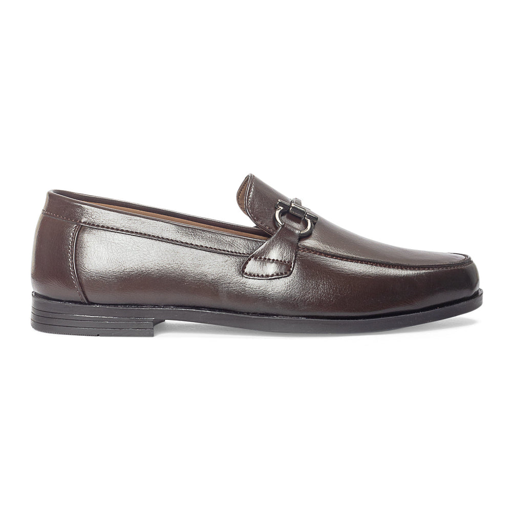 everyday office corporate wear shoes. leather slipons and loafers for office. comfortable cushion all day slipons and loafers. slip-on vegan faux leather footwear for men