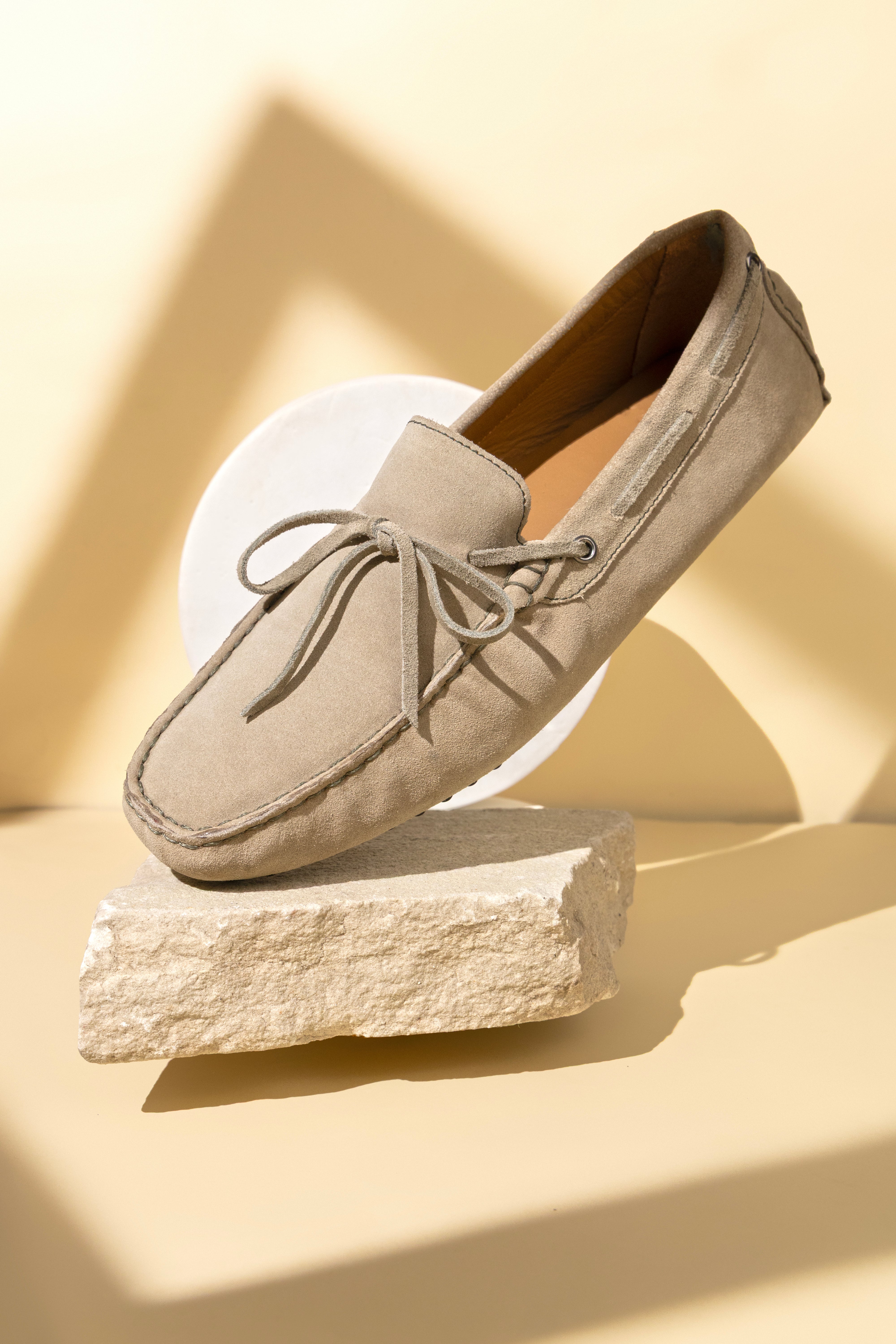 Gommino Suede Bow Loafers (Sand Beige)