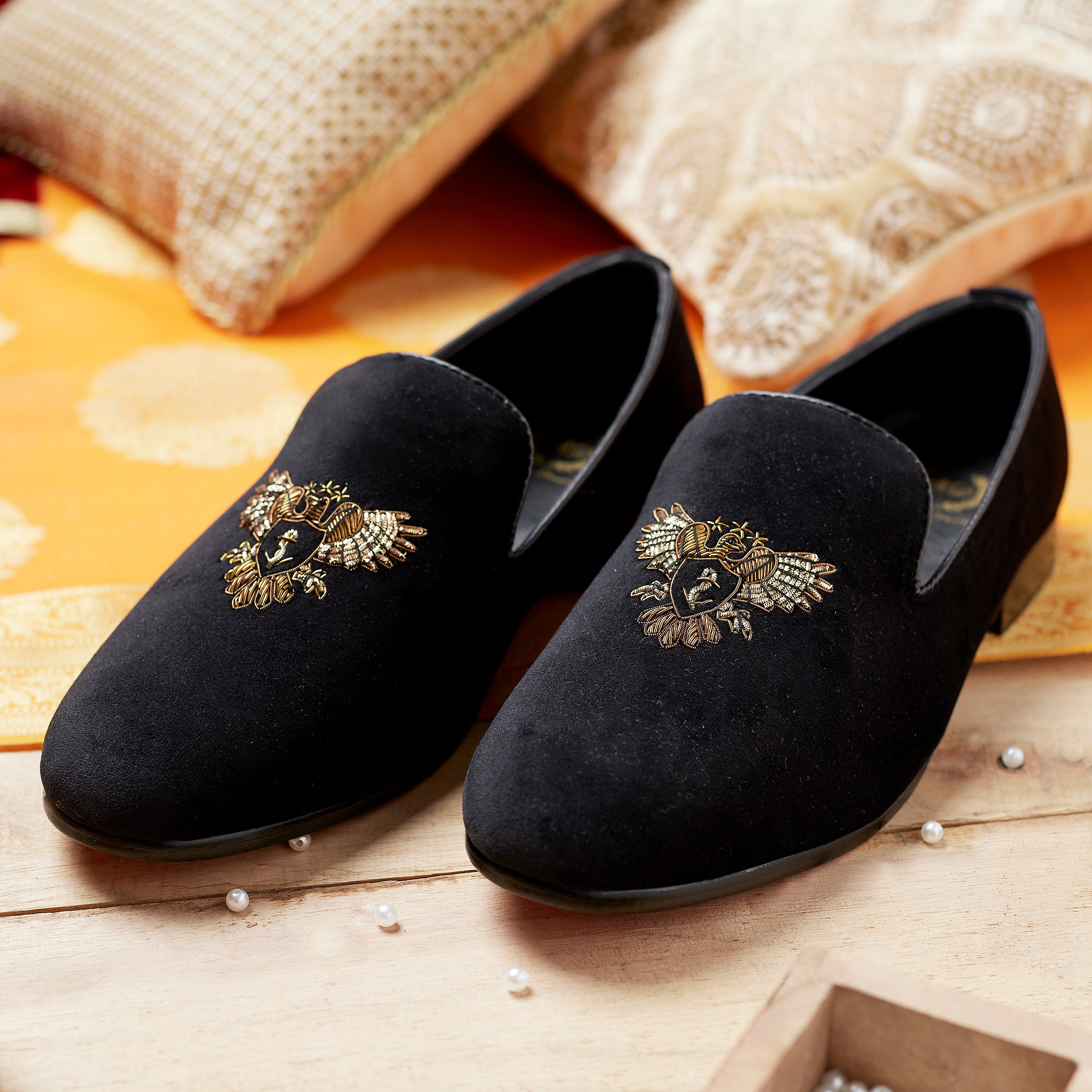 The Falcon Slipons (Black)