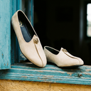 Pasha Velvet Juttis (Beige) — Beige juttis | Modello Domani