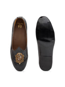Royal Crest Leather Juttis (Patent Black)(Patent Copyright Artwork) — Black juttis | Modello Domani