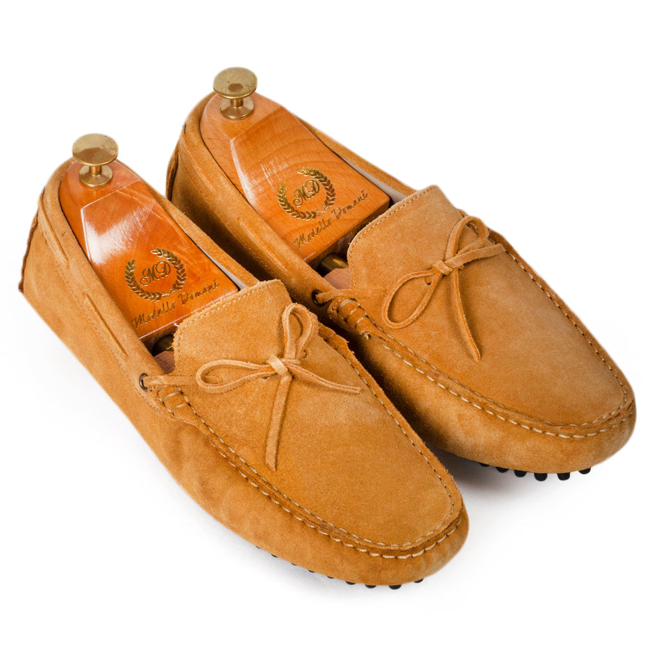 Gommino Suede Bow Loafers (Light Tan)